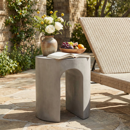 Outdoor Side Table Round Concrete Light Gray U-Shape Base 16in
