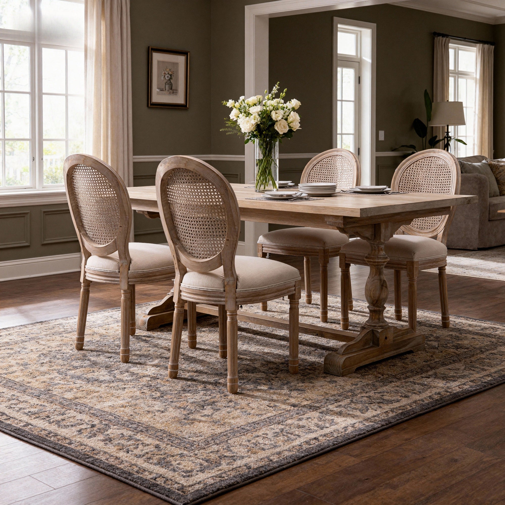 Dining Chairs & Bar Stools