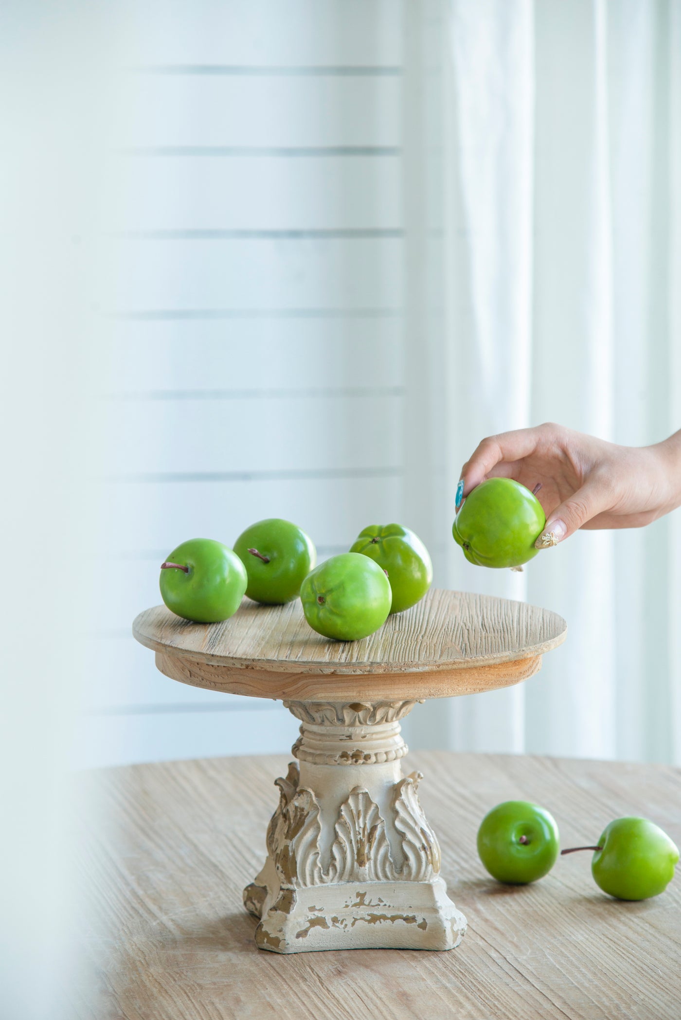 10.5" x 7.5" Wood Cake Stand with Magnesium Base
