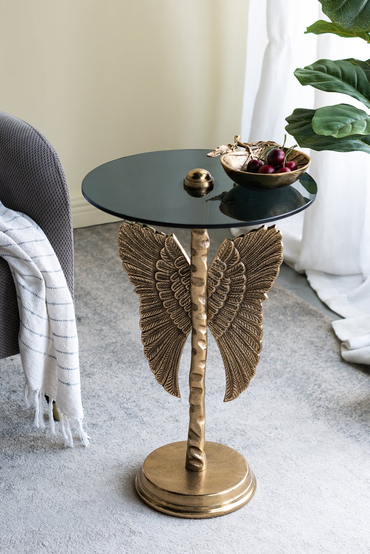 Round Top Accent Table 15.5x15.5x24 Gold Angel Wing