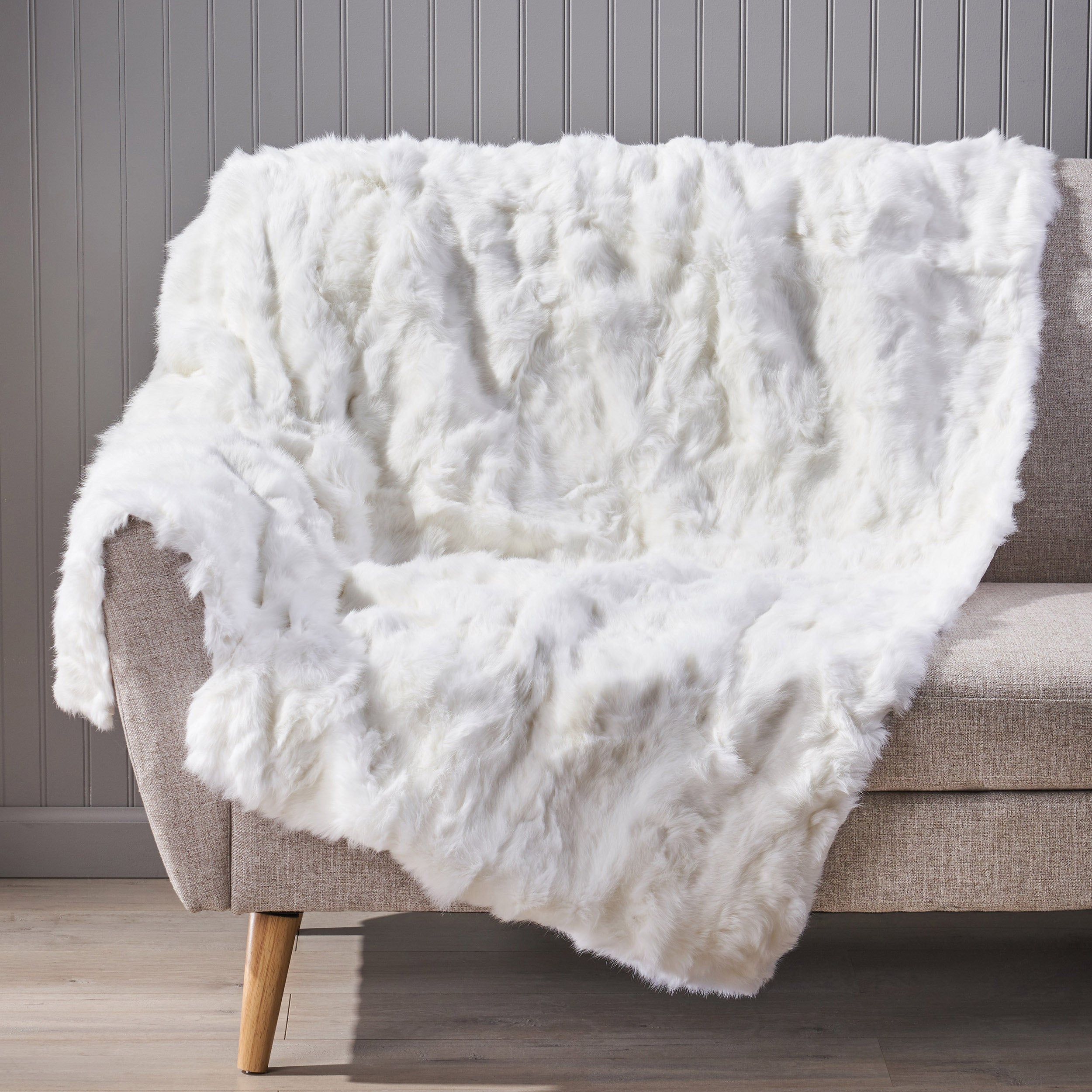 Glam White Faux Fur Throw Blanket 50x60 Inches Cozy Bed Sofa