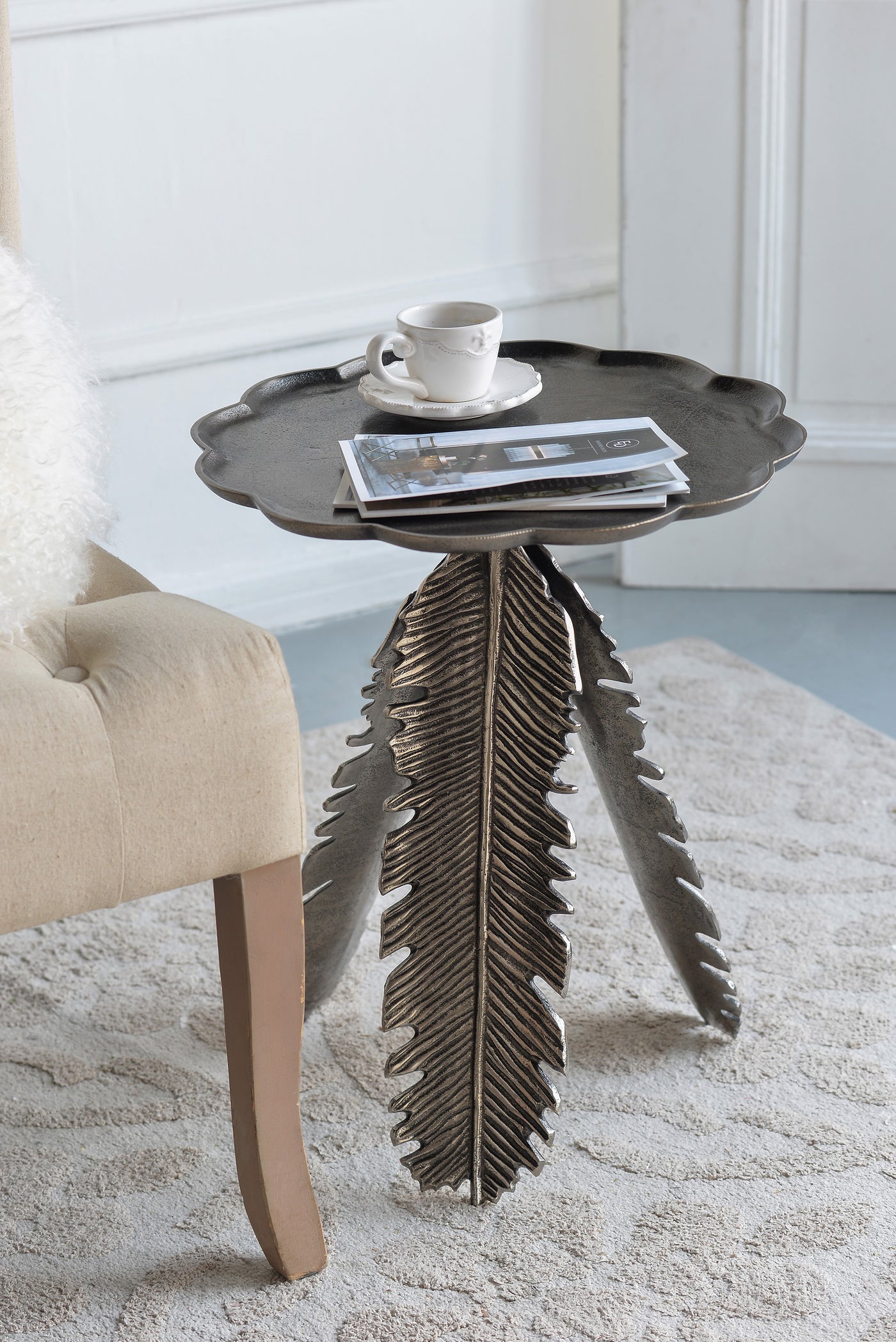 Leaf Silver Antique Side Table 16.9x16.9x19.7