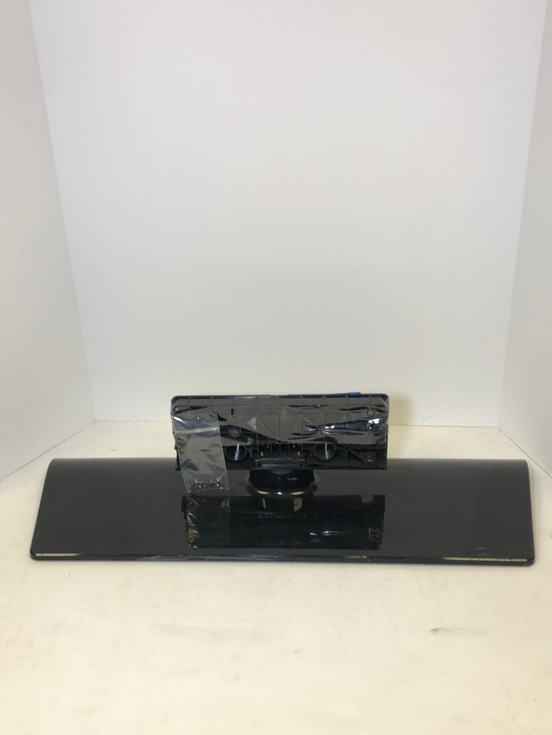 Westinghouse LD-4695 TV Stand Base